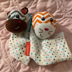 Infantino Newborn Rattle Socks NWOT